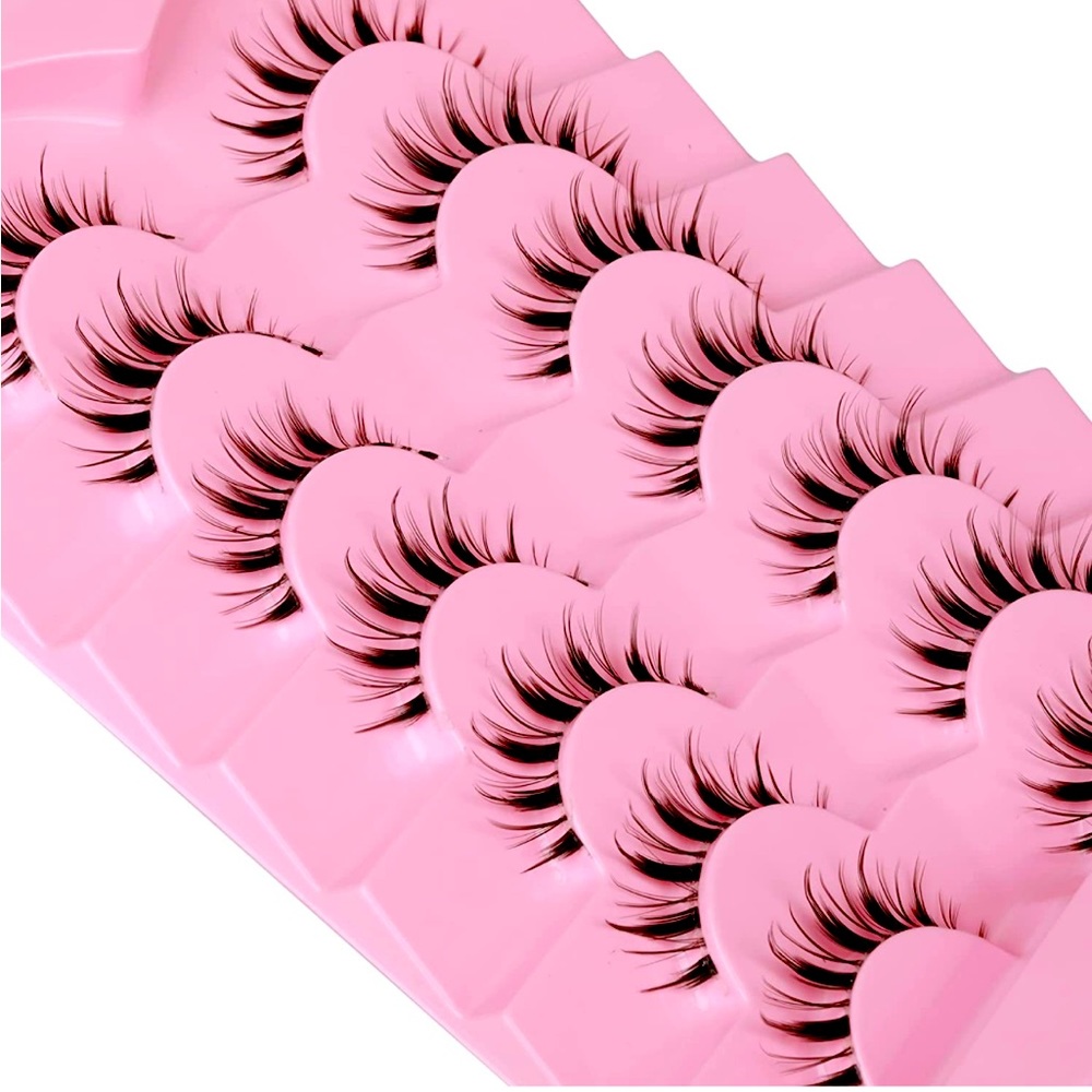 Lashes - Picture 2 of 3